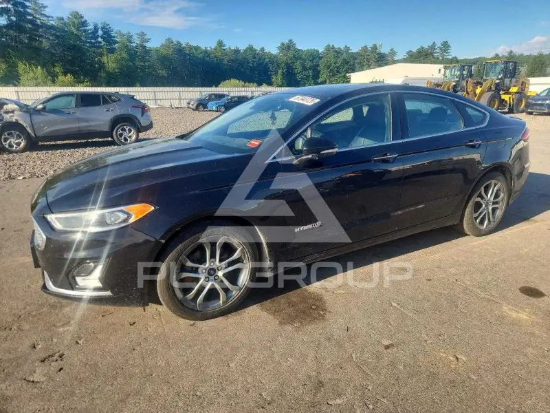 2019 Ford FUSION photo