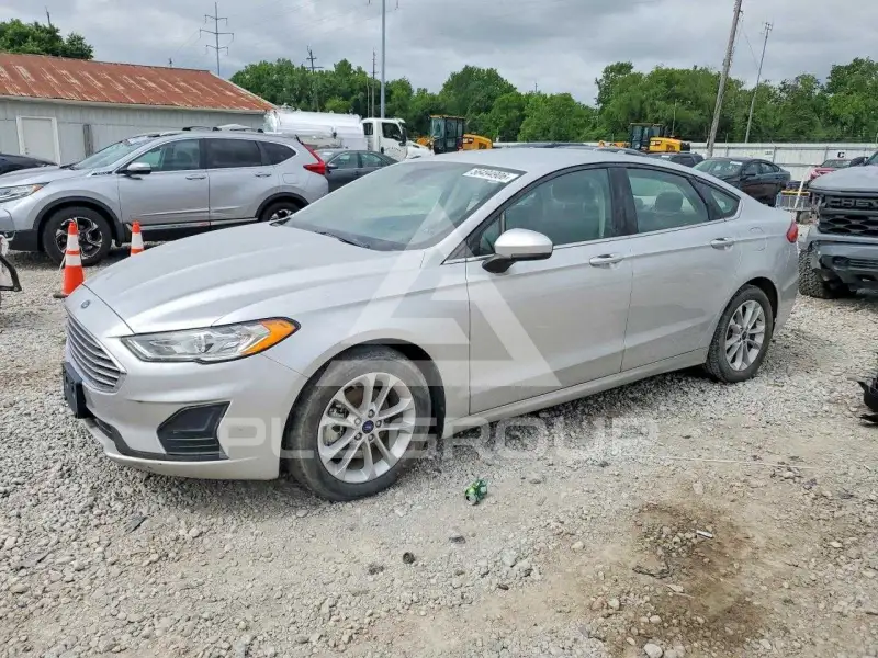 2019 Ford FUSION photo