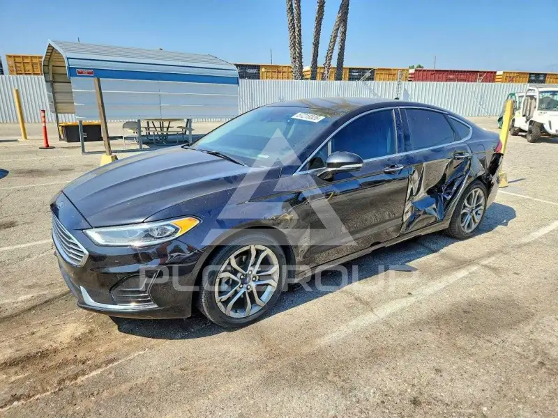 2019 Ford FUSION photo