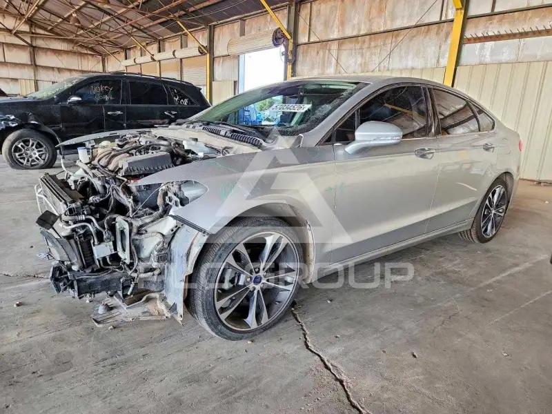 2019 Ford FUSION photo