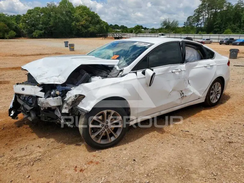 2019 Ford FUSION photo