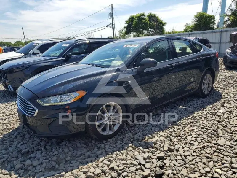 2019 Ford FUSION photo