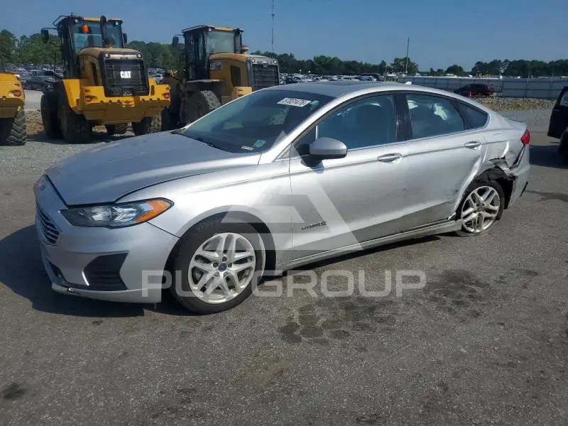 2019 Ford FUSION фото
