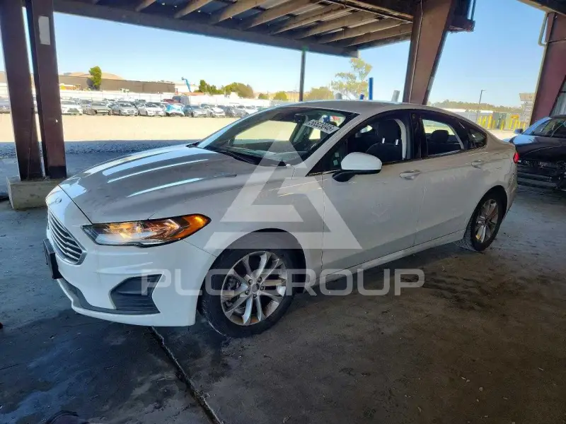 2019 Ford FUSION photo