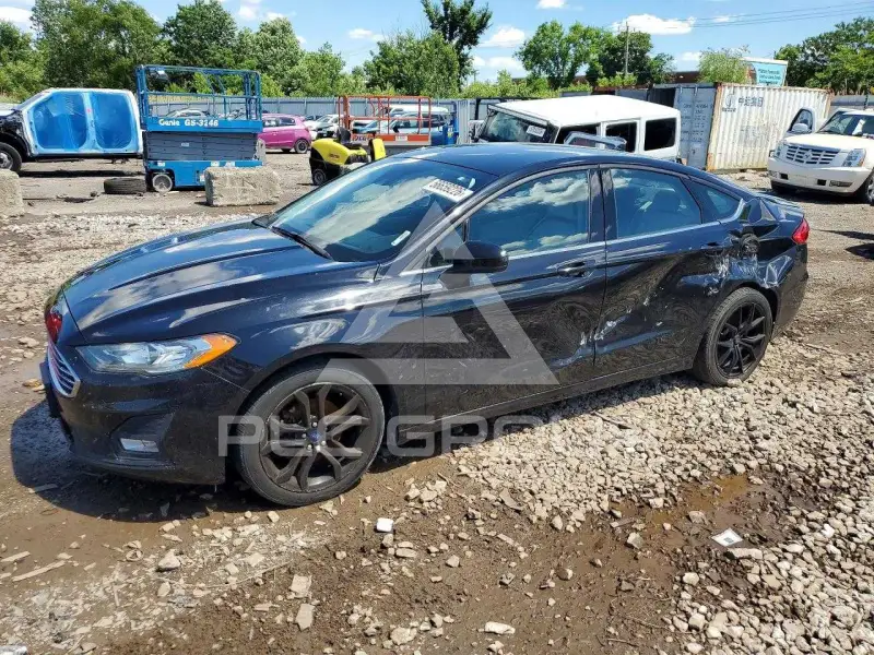 2019 Ford FUSION фото