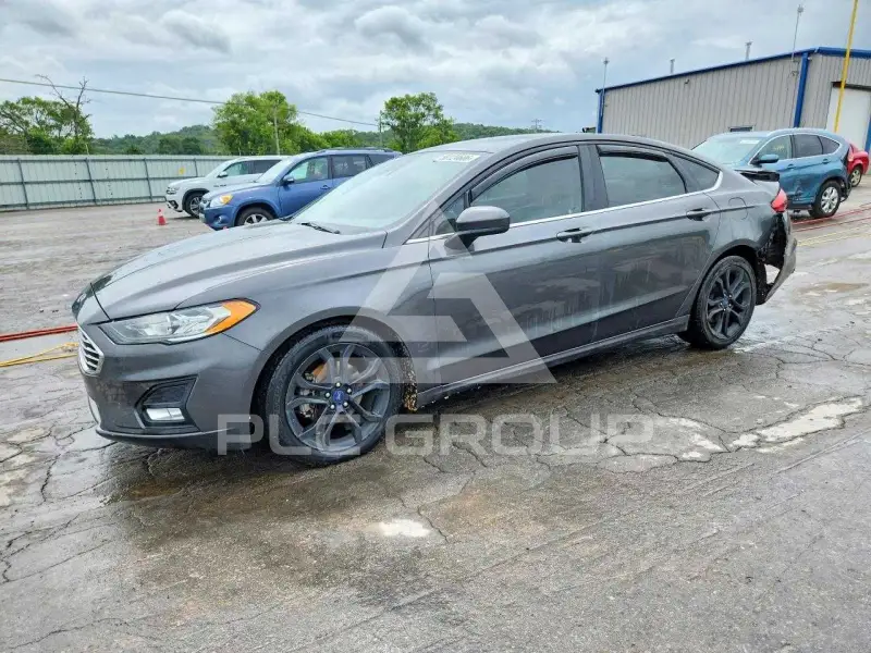 2019 Ford FUSION photo