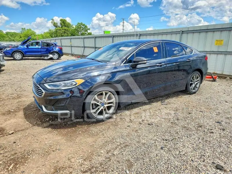 2019 Ford FUSION photo