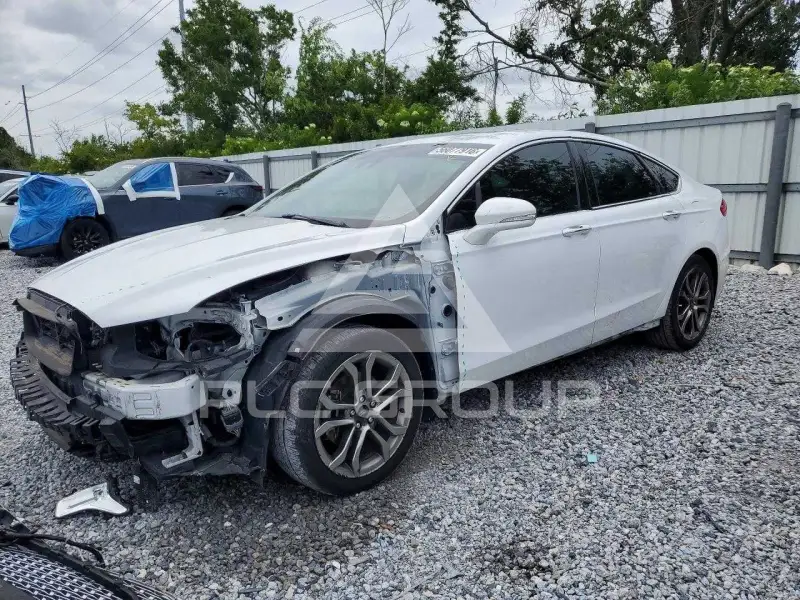2019 Ford FUSION photo