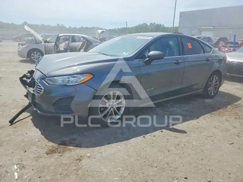 2019 Ford FUSION photo