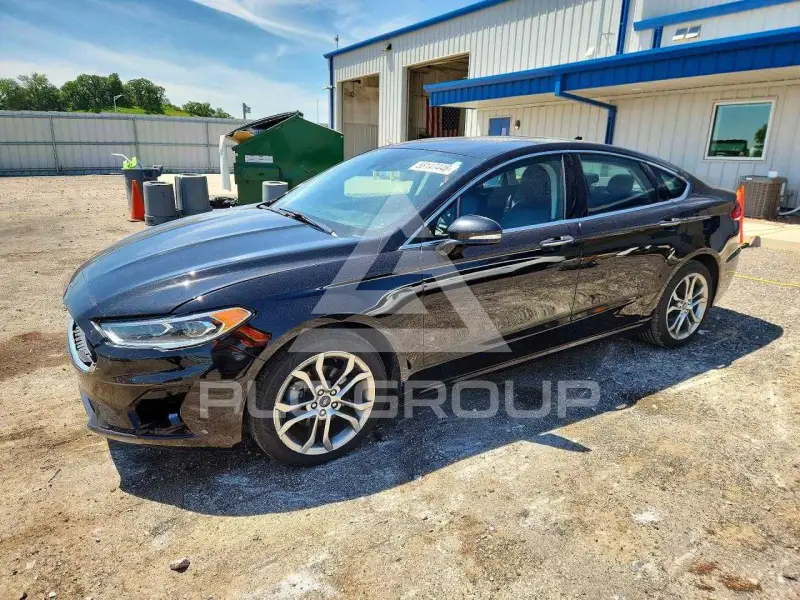 2019 Ford FUSION фото