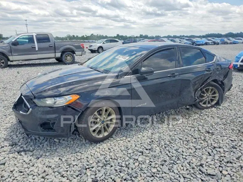 2019 Ford FUSION photo