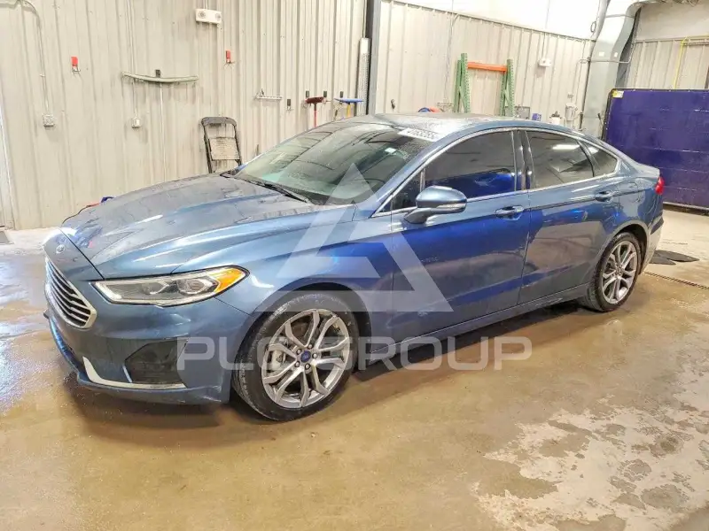 2019 Ford FUSION photo