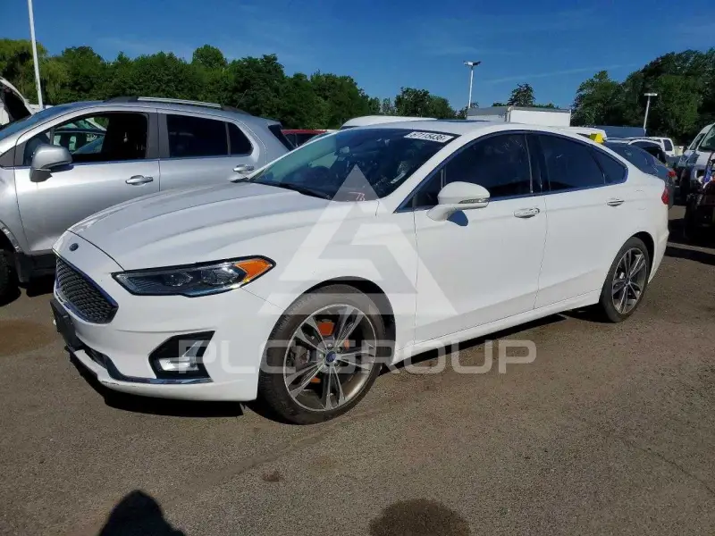 2019 Ford FUSION photo