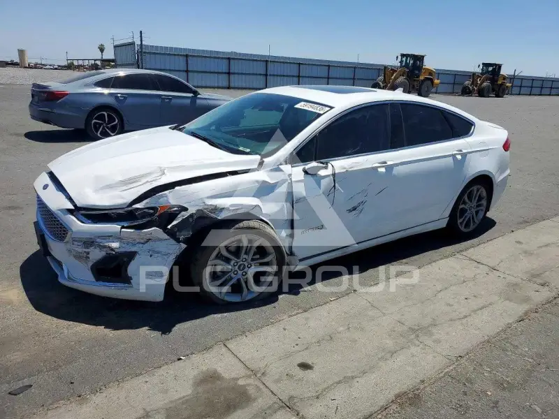 2019 Ford FUSION photo