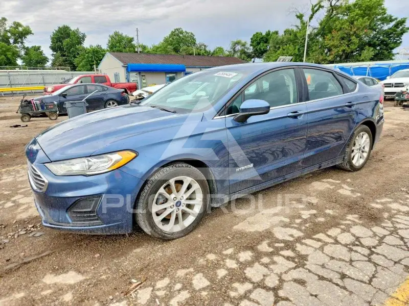 2019 Ford FUSION photo