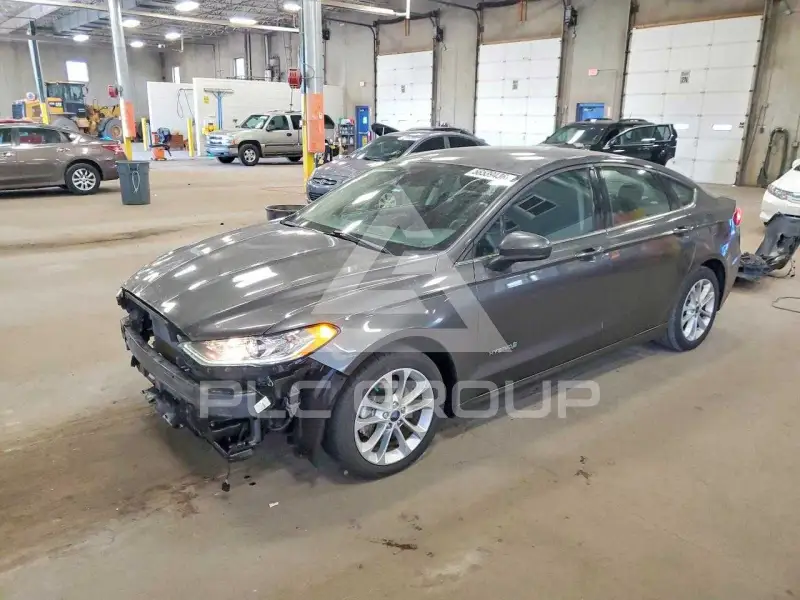 2019 Ford FUSION photo