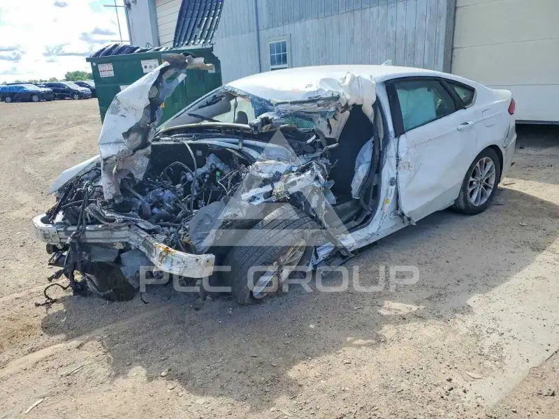 2019 Ford FUSION photo