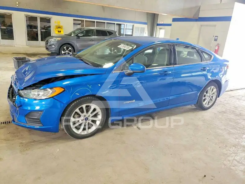2019 Ford FUSION photo
