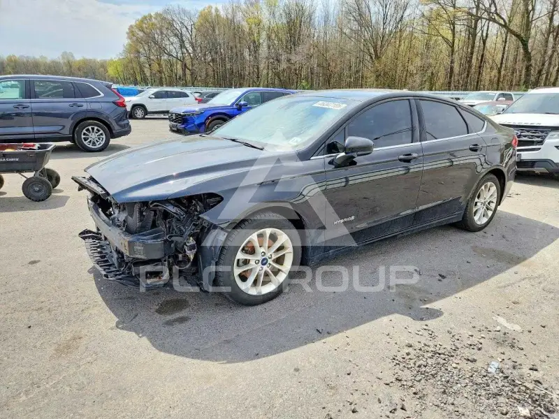 2019 Ford FUSION фото