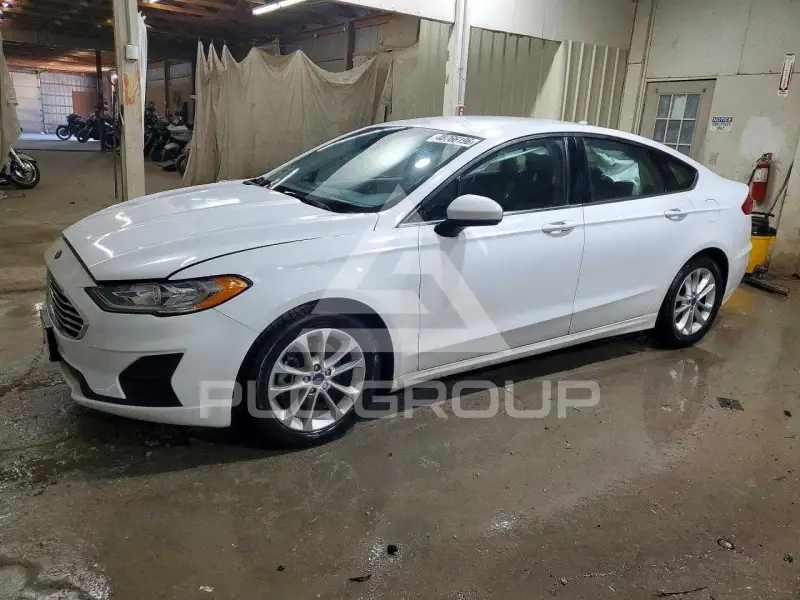2019 Ford FUSION photo