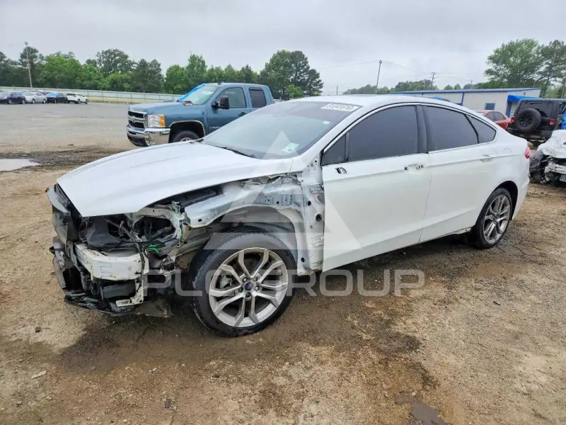 2019 Ford FUSION photo