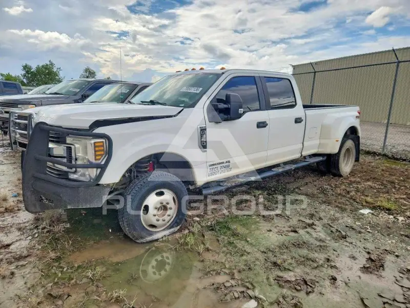 2019 Ford F-350 photo