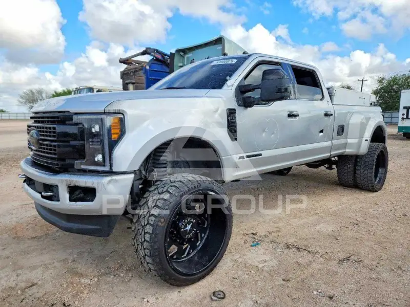 2019 Ford F-350 photo