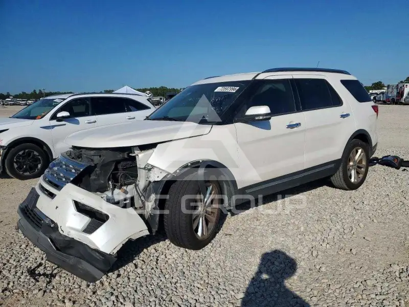 2019 Ford EXPLORER photo