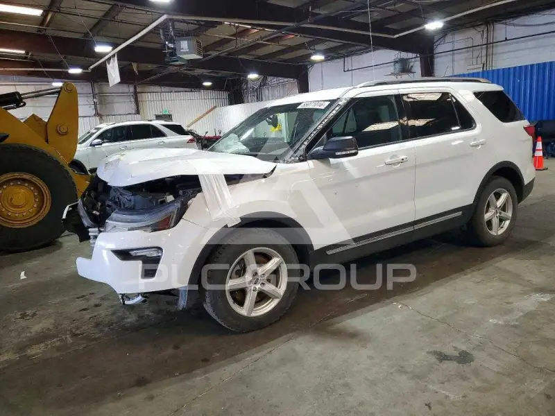 2019 Ford EXPLORER photo
