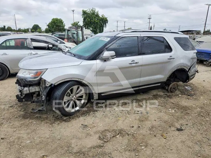 2019 Ford EXPLORER photo