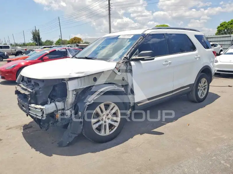 2019 Ford EXPLORER photo