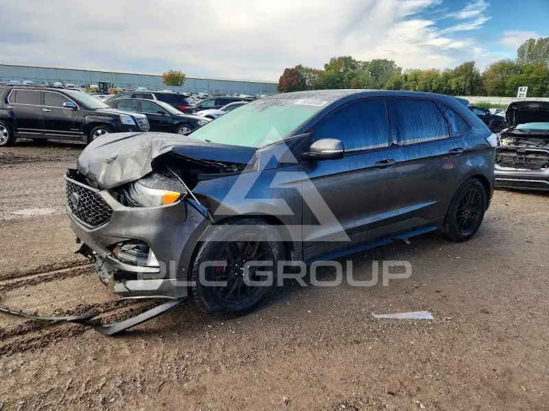 2019 Ford EDGE photo