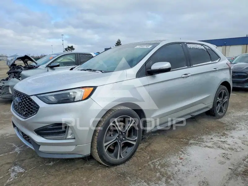 2019 Ford EDGE photo