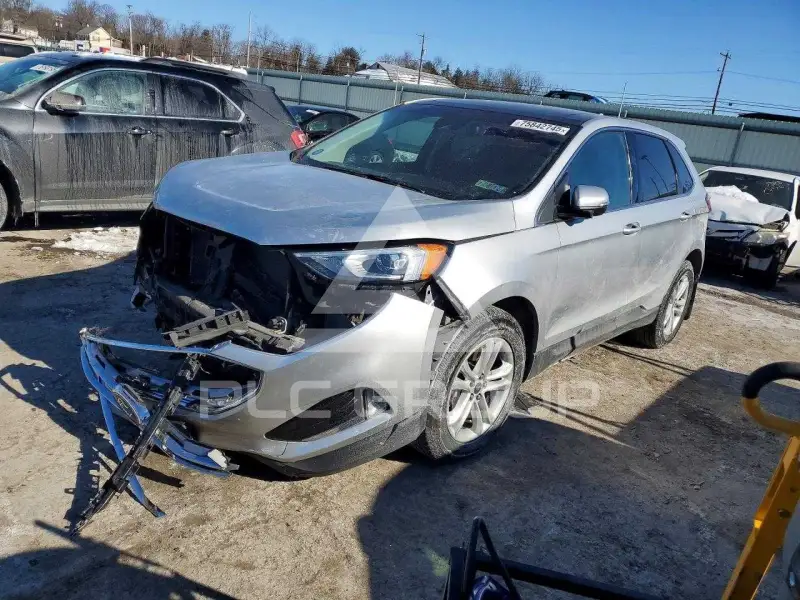 2019 Ford EDGE photo