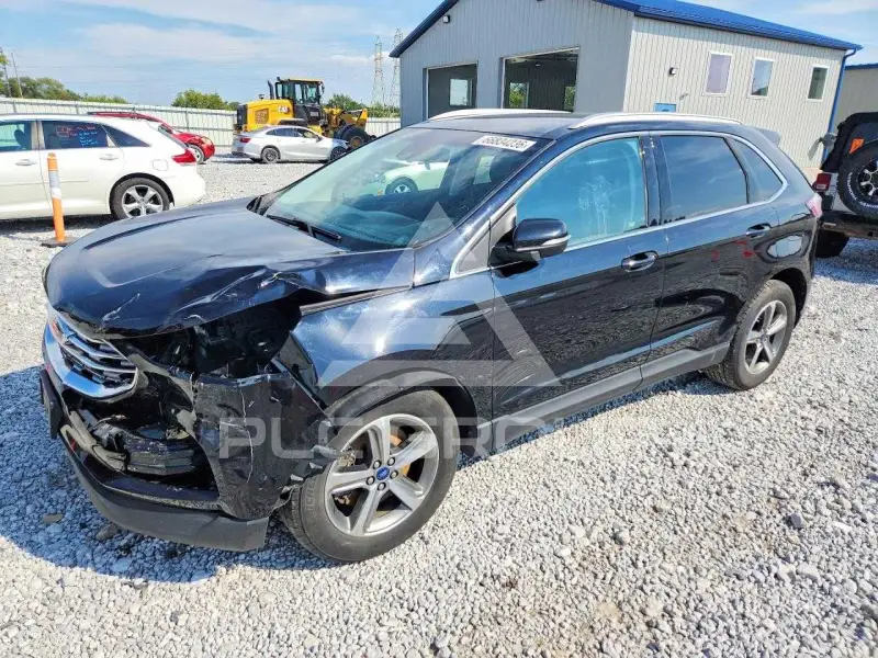 2019 Ford EDGE photo