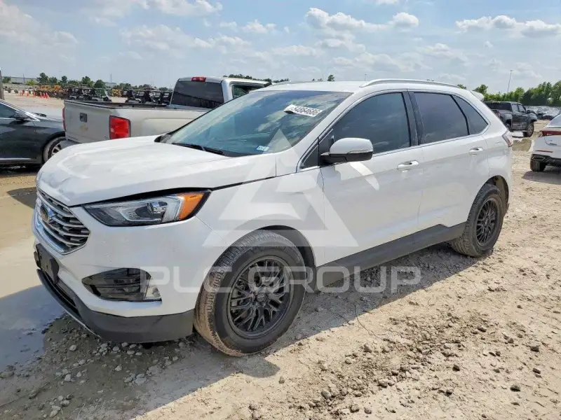 2019 Ford EDGE photo