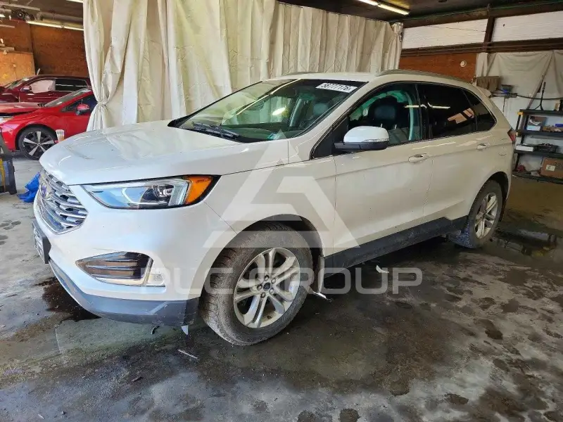 2019 Ford EDGE photo