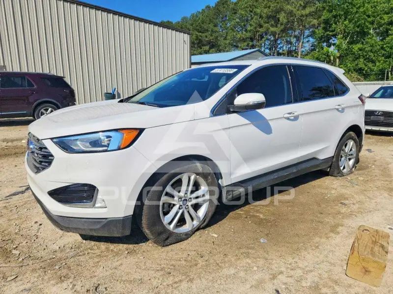 2019 Ford EDGE photo