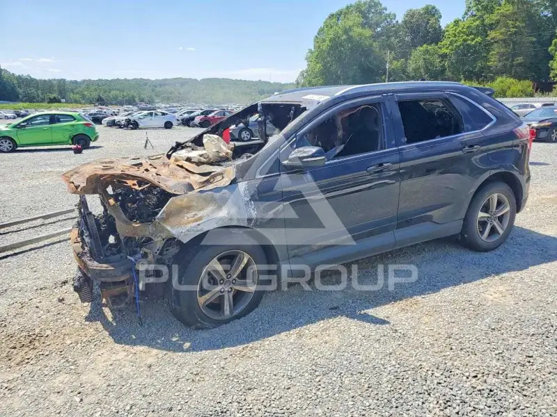 2019 Ford EDGE photo