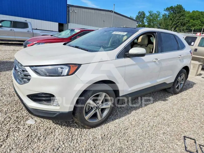2019 Ford EDGE photo