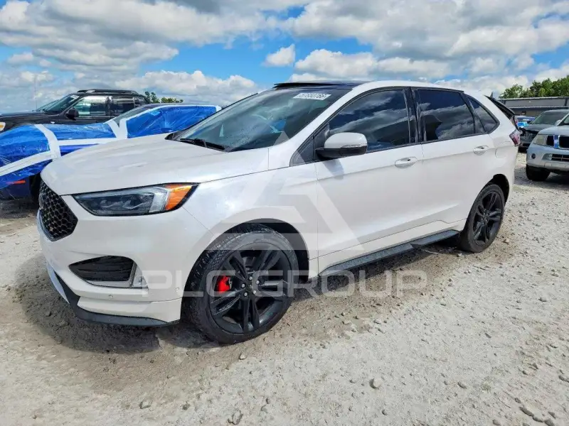 2019 Ford EDGE photo