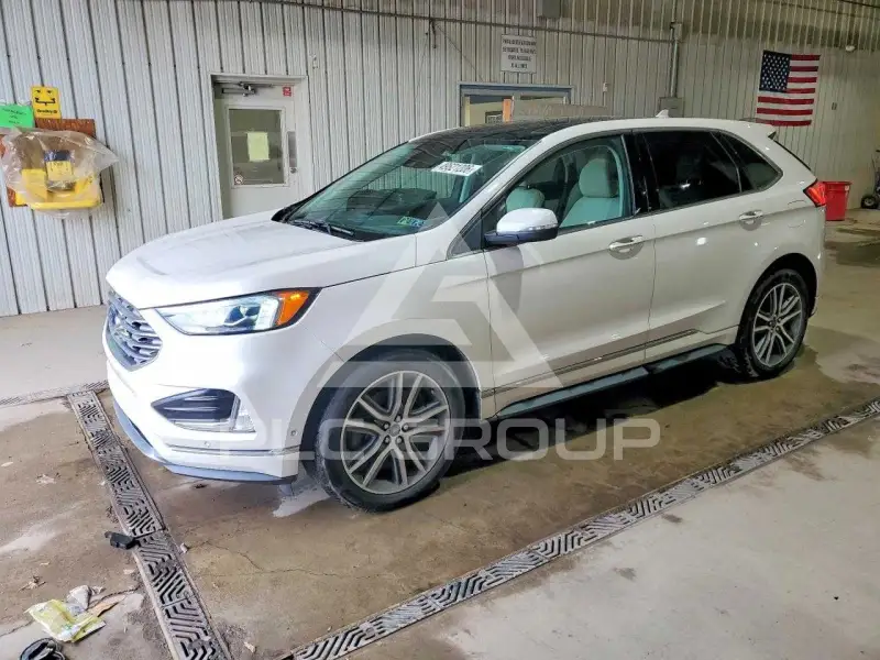 2019 Ford EDGE photo
