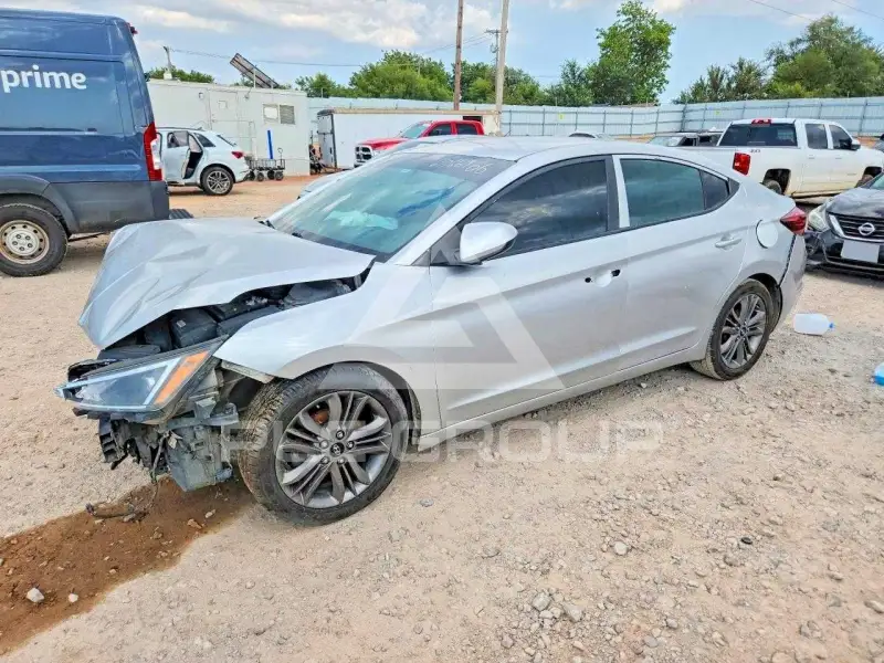 2019 Hyundai Elantra photo