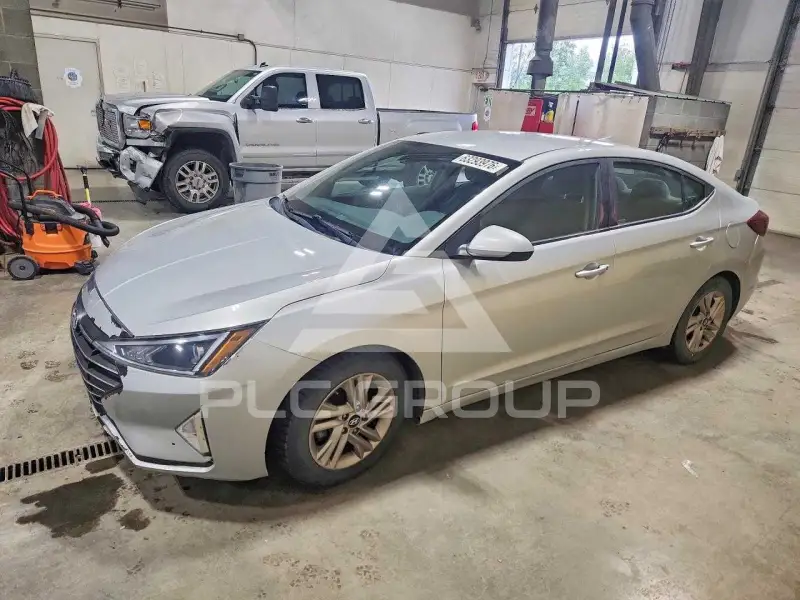 2019 Hyundai Elantra photo