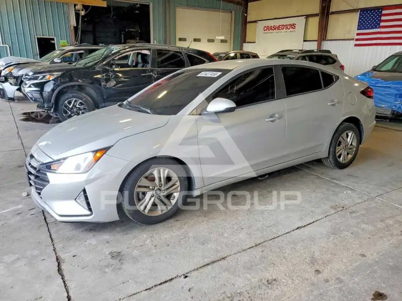 2019 Hyundai Elantra photo