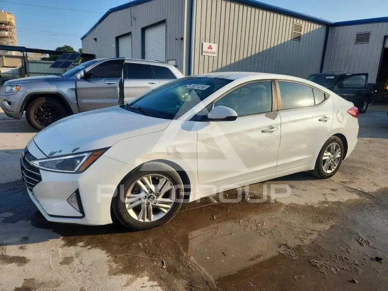 2019 Hyundai Elantra photo