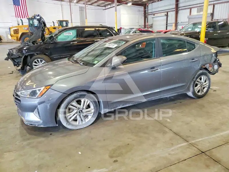 2019 Hyundai Elantra photo