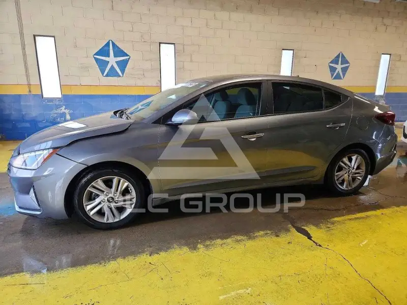2019 Hyundai Elantra photo