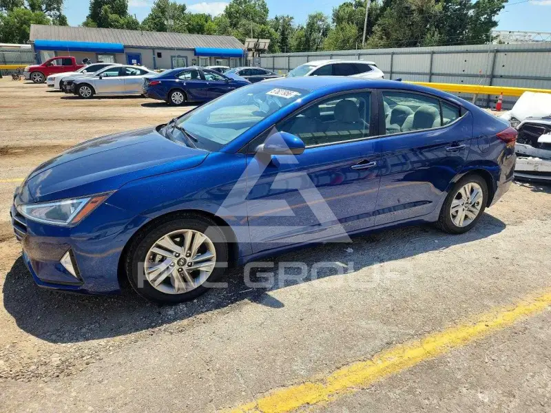 2019 Hyundai Elantra photo