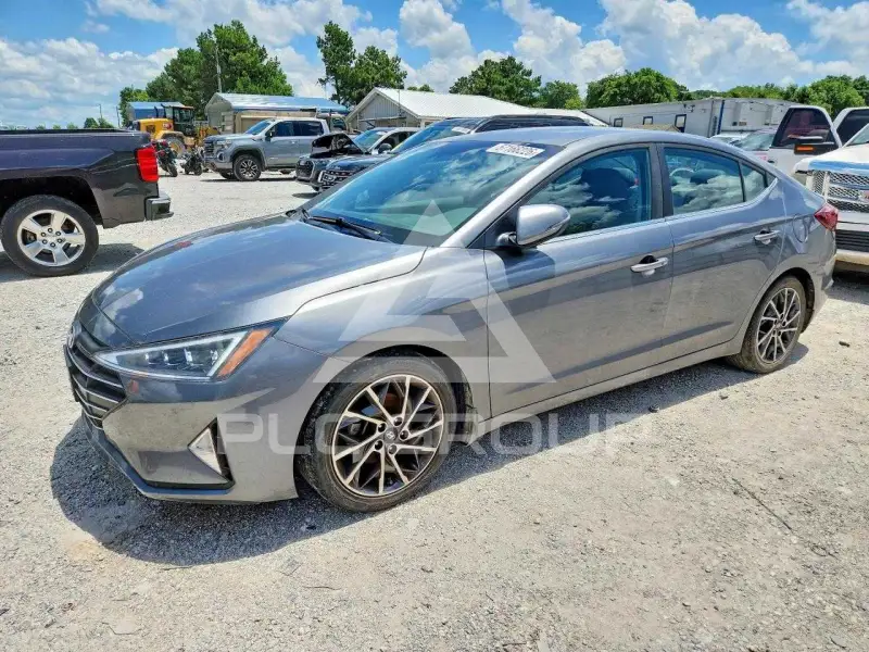 2019 Hyundai Elantra photo